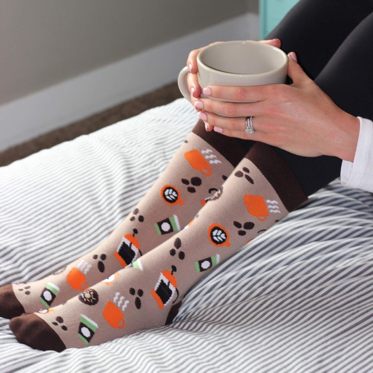 If You Can Read This, Bring Me Funny Socks - Novelty Gifts for Men, Women and Teens